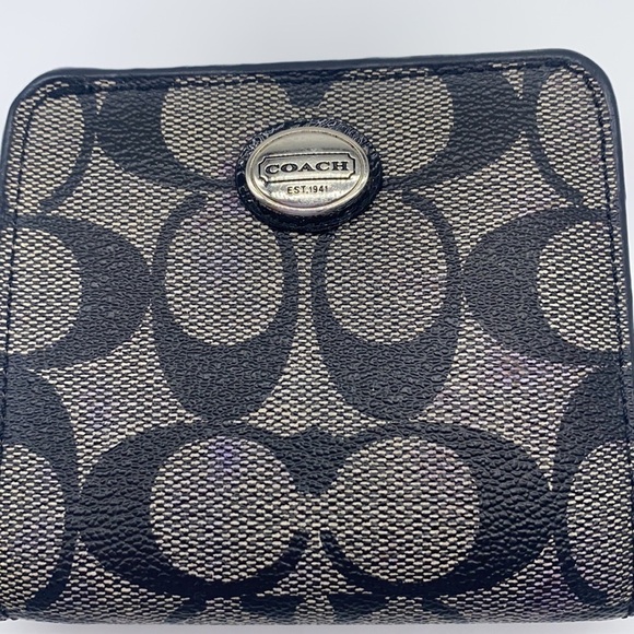 Coach - Bi- Fold Wallet Black and White With C Monogram - Picture 2 of 13